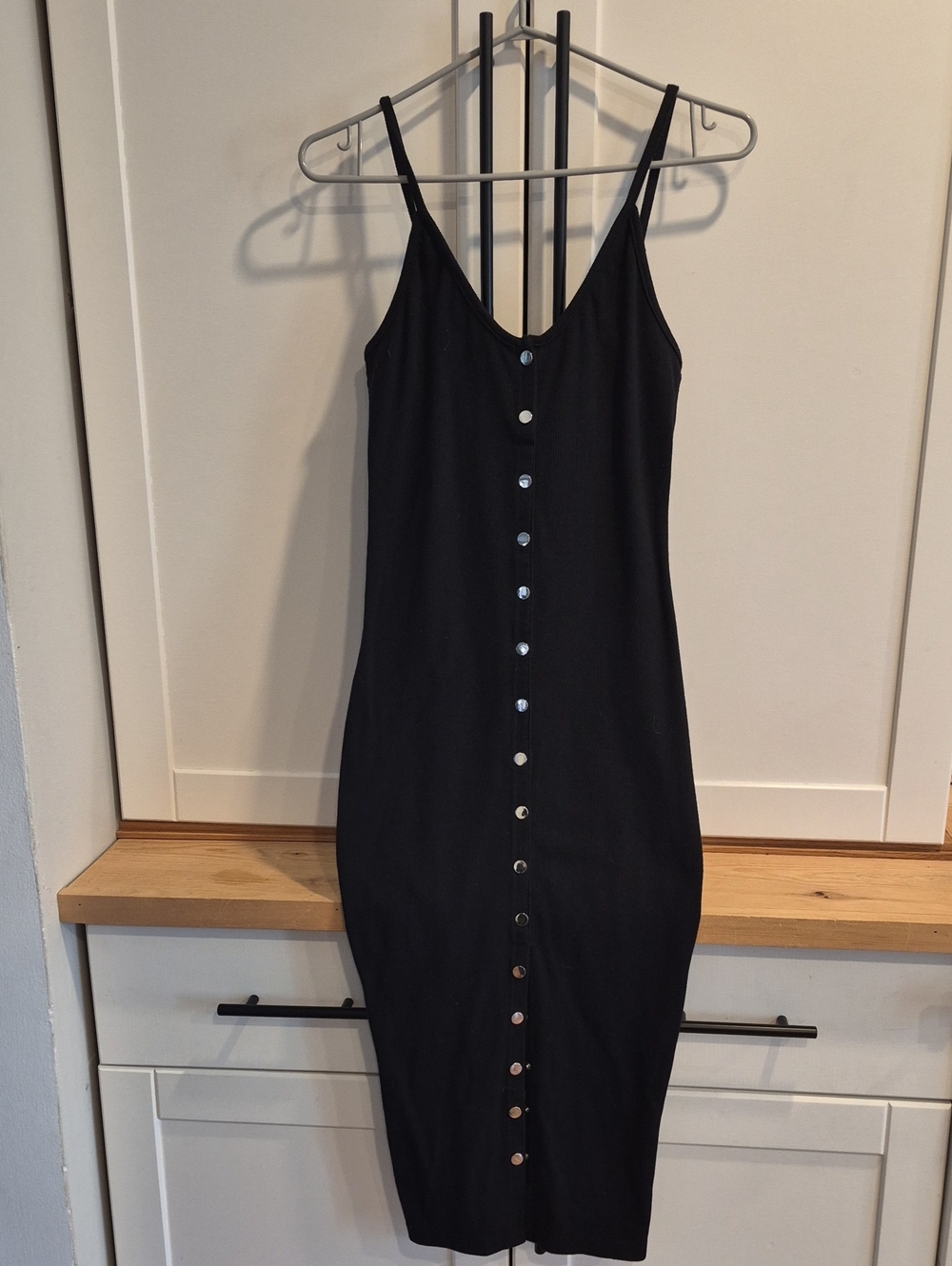 💙 Revamped Black Midi Button-Front Body Con Dress